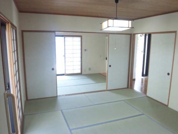Non-living room. Japanese-style connection between