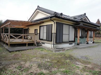 Local appearance photo. Spacious deck on the south side