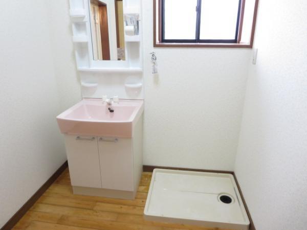 Wash basin, toilet. New goods exchange has been to shower washbasin of new ☆ 