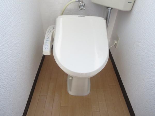 Kitchen. It has been replaced with a new one of the warm water cleaning toilet seat ☆ 