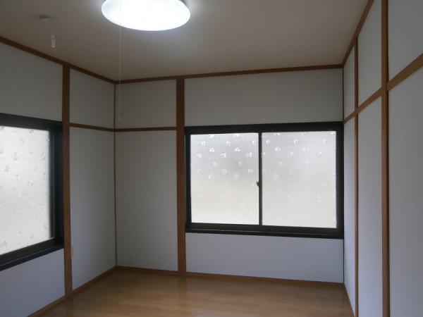 Local photos, including front road. It is a clean room in the already cross Insect
