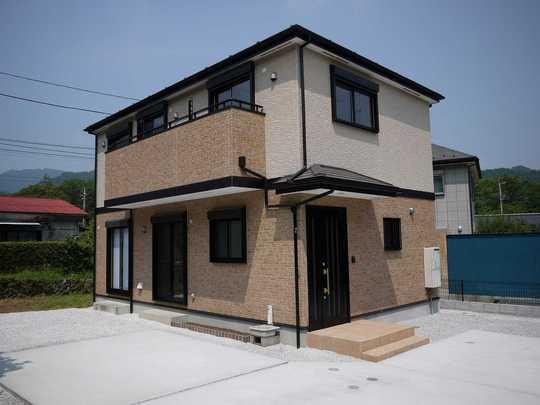 Local appearance photo. Heisei 20 years built Built in shallow full renovated house. Good per sun in all the living room facing south ・ Super close ・ Yes, such as drugstore living environment is good.