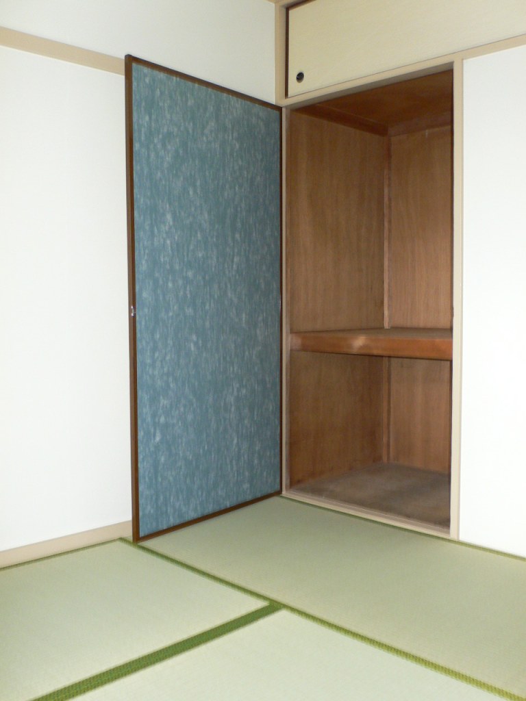 Other room space. Japanese-style room 4.5 tatami. Photo is the same type ・ It is another dwelling unit. 