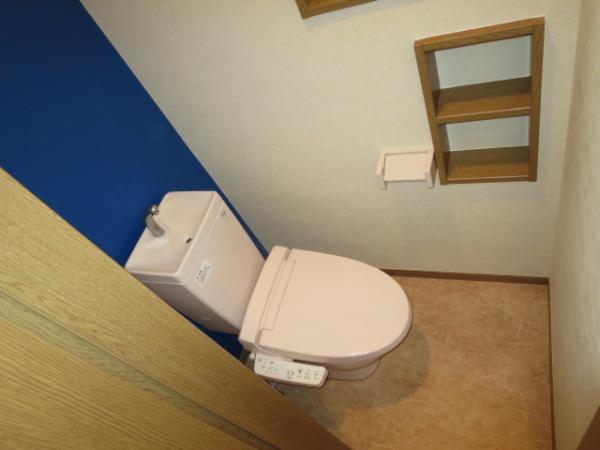Toilet. There is also a toilet on the second floor Washlet is a toilet seat new