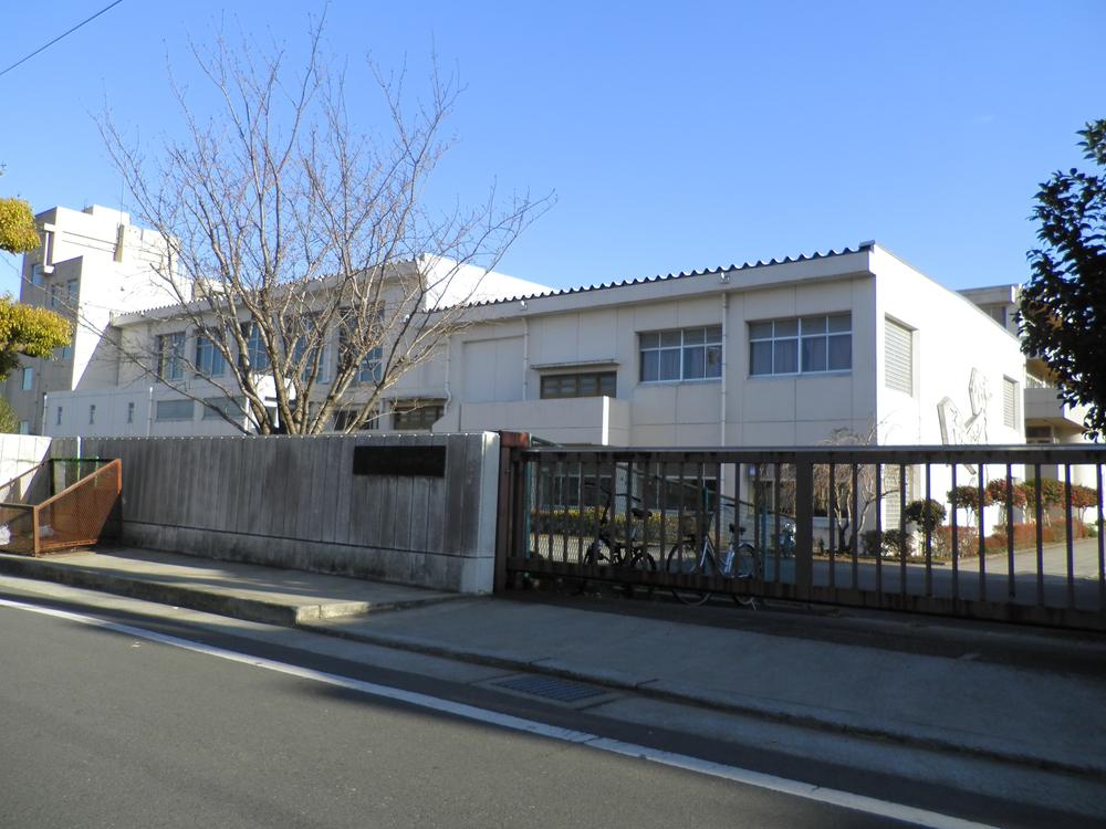 Junior high school. Aikawa Higashi Junior High School