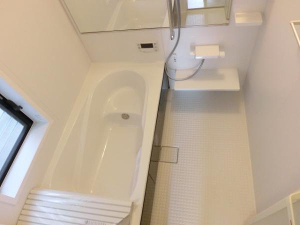 Bathroom. Bath, Because we would like you to comfortably start a life to our customers, It was replaced in the unit bus of new. Spacious one tsubo type. You can also sitz bath. 