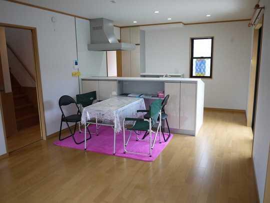 Same specifications photos (living). All room pair glass, Shutter shutters ・ Screen door standard