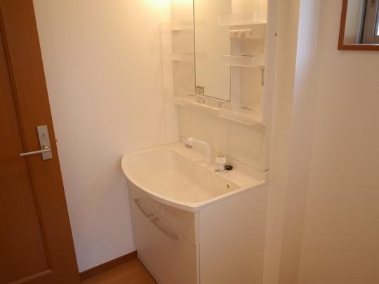 Wash basin, toilet