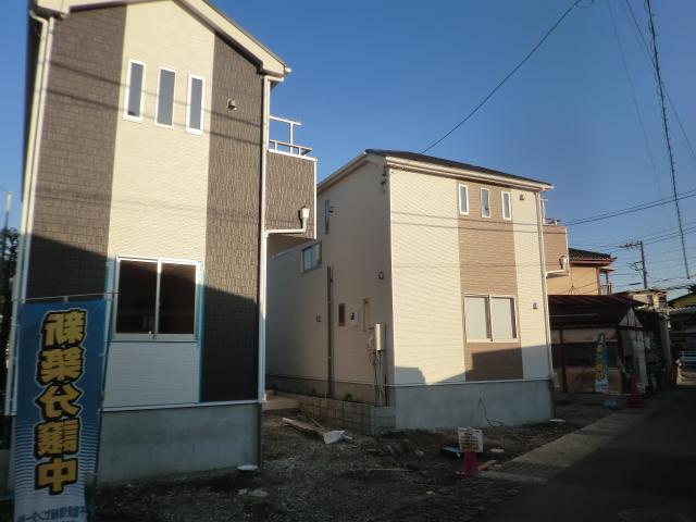 Local photos, including front road. Local (11 May 2013) Shooting