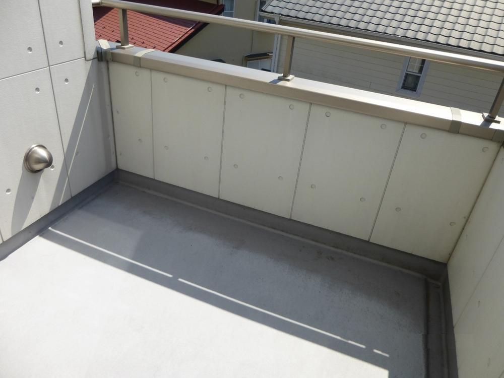 Balcony. South-facing balcony LDK 2