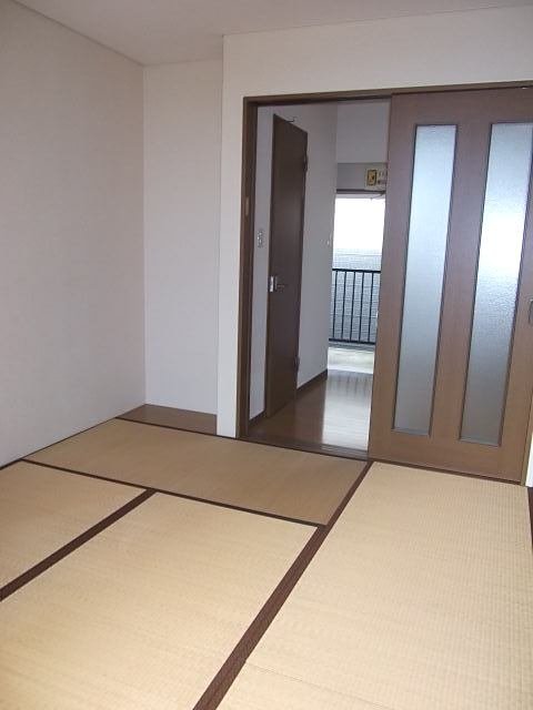 Other room space. After all, it settles down Japanese-style room in Japanese