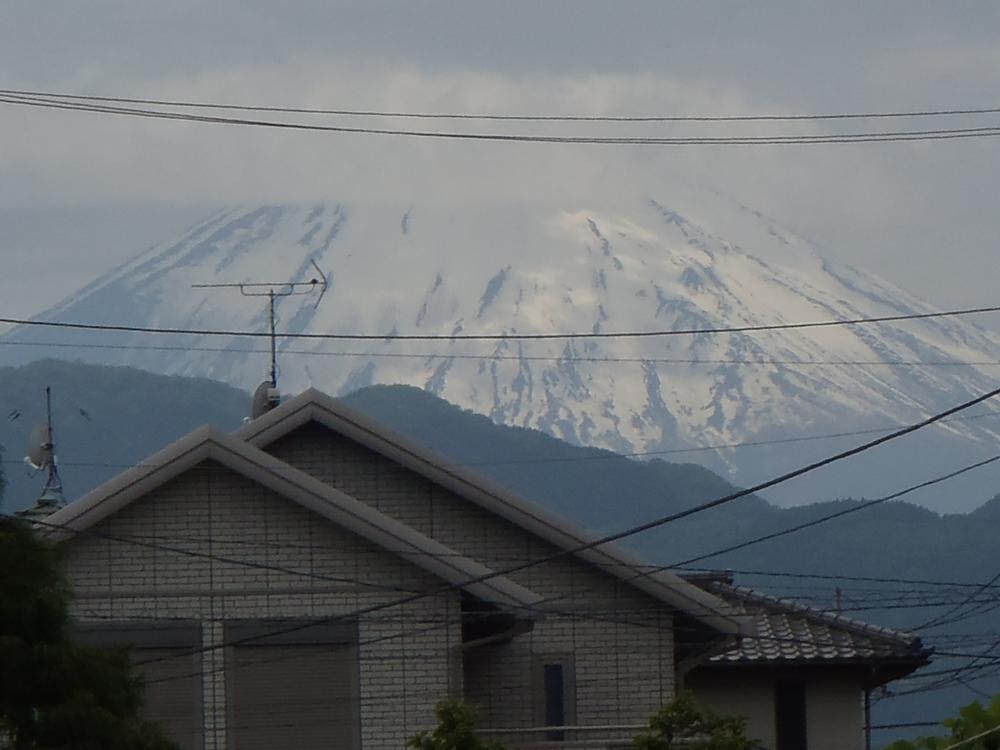 View photos from the local. Offer is Mt. Fuji on a clear day.