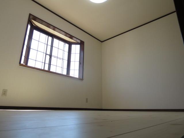 Non-living room. It is the second floor of the Western-style. Please use the children's room.