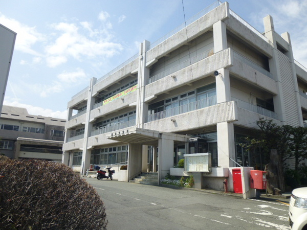 Government office. 713m to Kaisei Town Hall (government office)