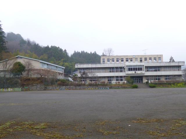 Primary school. 200m to Matsuda elementary school