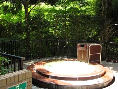 Other common areas. You can enjoy a Jacuzzi bath while looking at the views of the outside