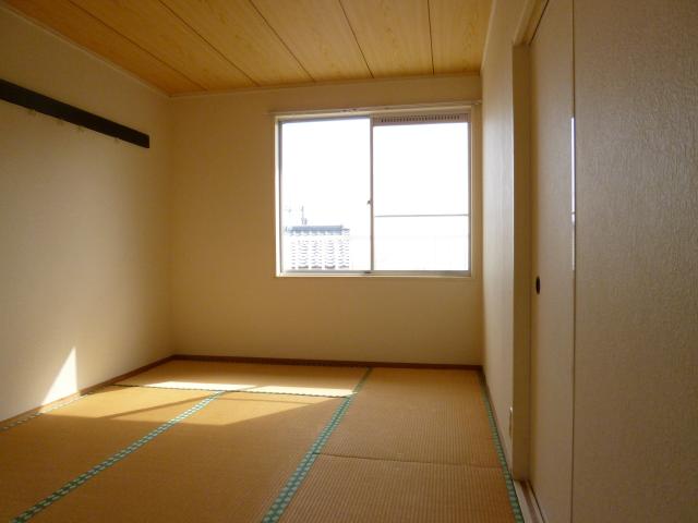 Living and room. Japanese-style room Bright and clean rooms
