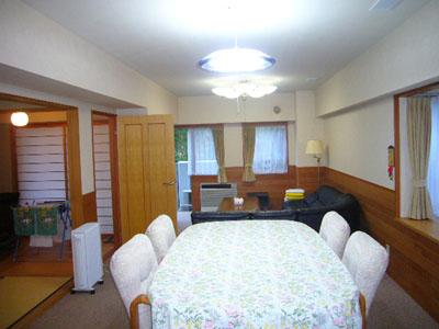 Living. About 20.2 tatami mats and widely open living dining