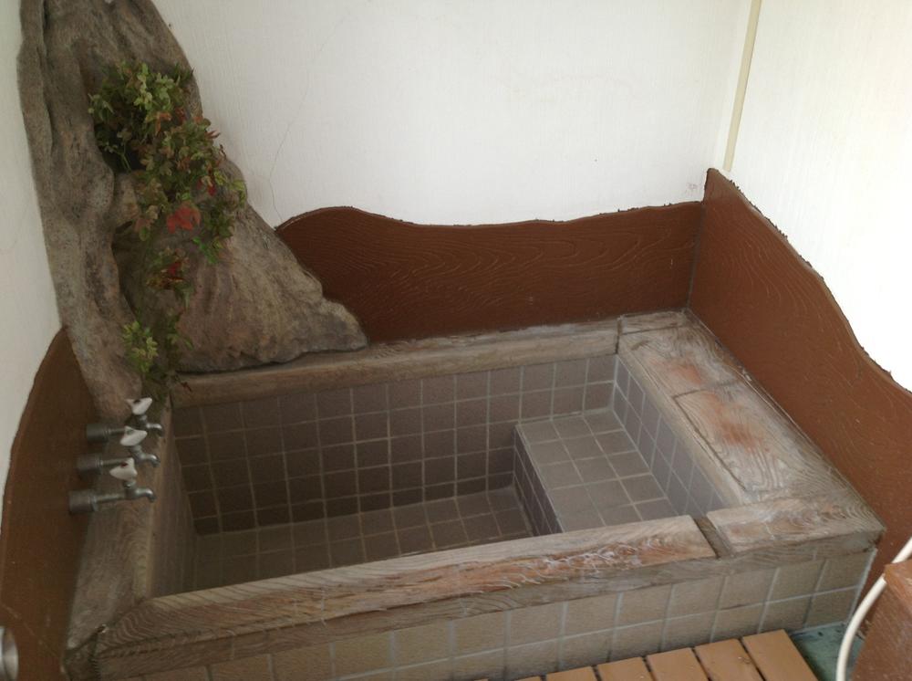 Bathroom. Indoor (12 May 2012) shooting