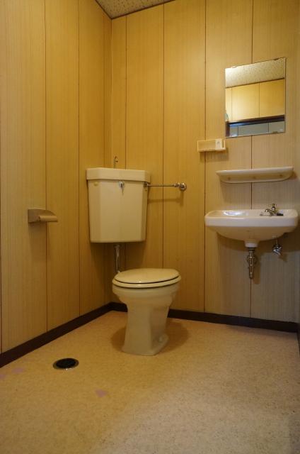 Toilet. toilet ・ Washroom is sharing a room type