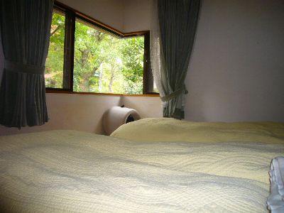 Non-living room. There is a Western-style room on the right side from the front door. It is your as bedroom