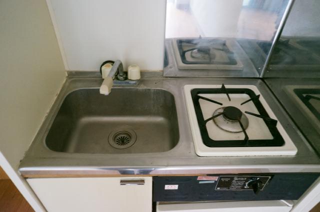 Kitchen. Simple type of the stove sink only! 