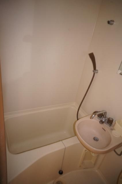 Bath. bath ・ Washroom ・ Toilet sharing a room type! 