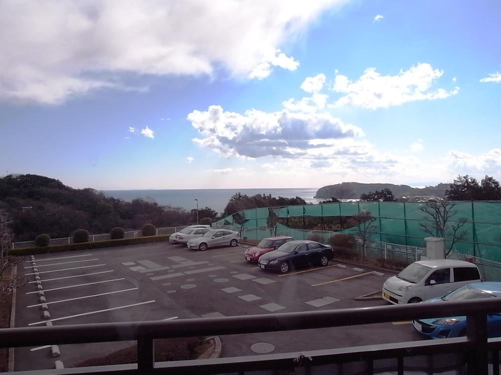 View photos from the dwelling unit. "Vista"