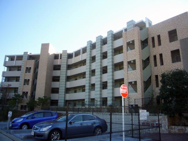 Local appearance photo. Front door with a profound feeling of Adenium Manazuru is the 6th floor Ocean Coast.