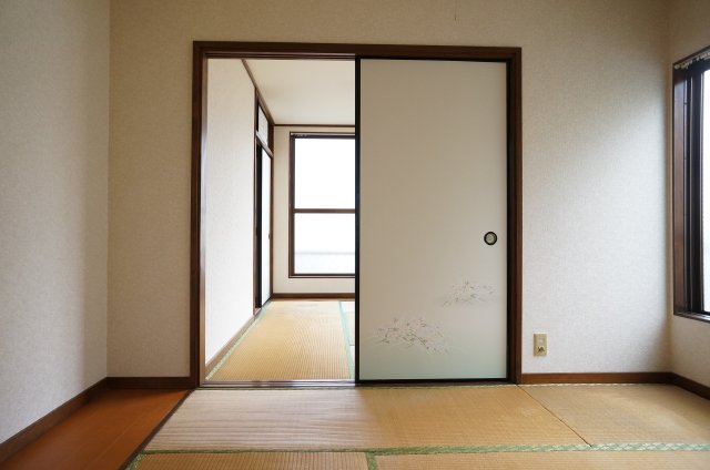 Living and room. Japanese-style room 1 There is alcove!