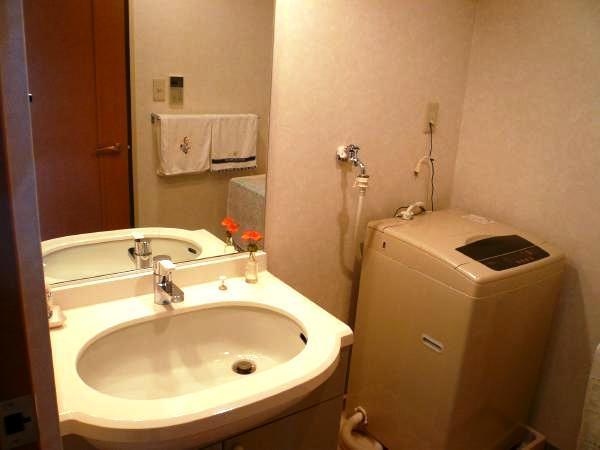 Wash basin, toilet. Indoor (June 2012) shooting