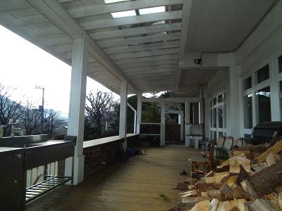 Balcony. Sink of stainless steel are also equipped with a vast wood deck