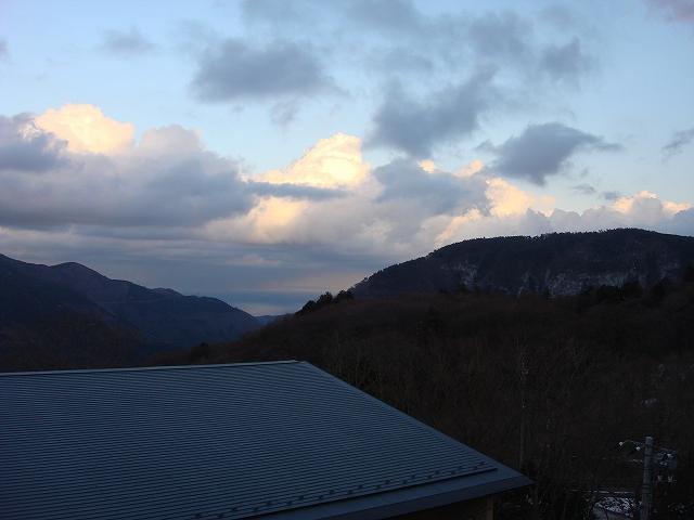 View photos from the dwelling unit. Local shooting