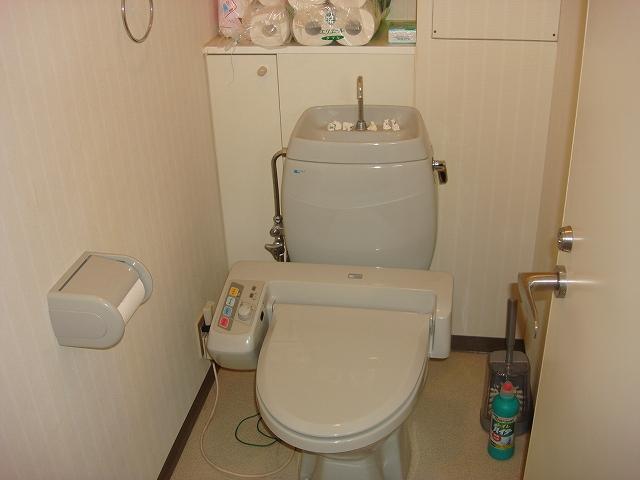 Toilet. Indoor) Shooting