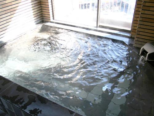 Other common areas. Big bath