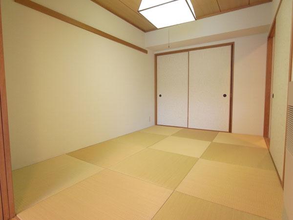Non-living room. Japanese-style room is already exchange the Ryukyu tatami