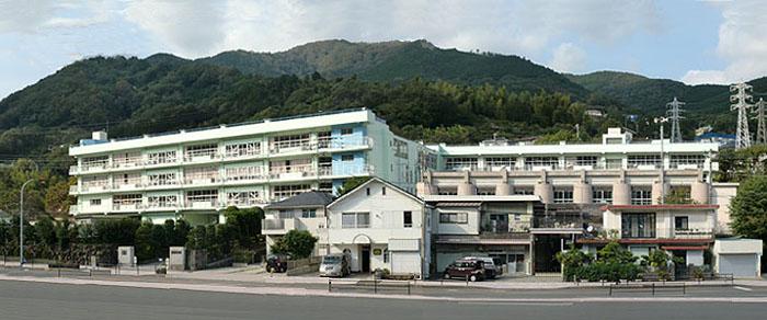 Primary school. Yugawara Municipal Yugawara to elementary school 674m