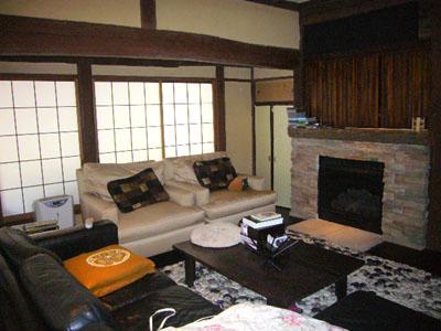 Living. "Old house" living. Japanese and Western has well Kumiawasa'