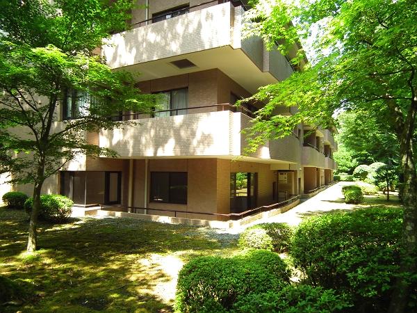 Local appearance photo. It is a good corner room per yang.