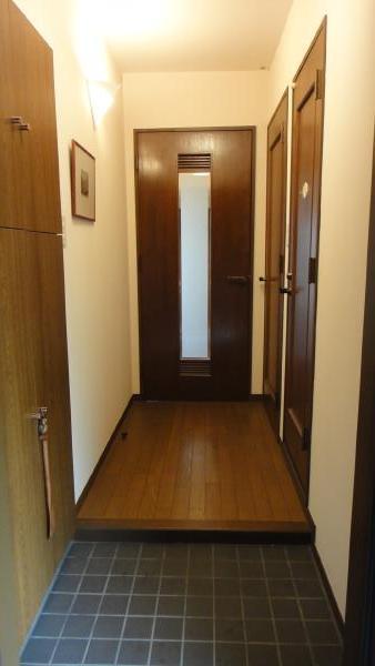 Entrance. Room (August 2012) shooting