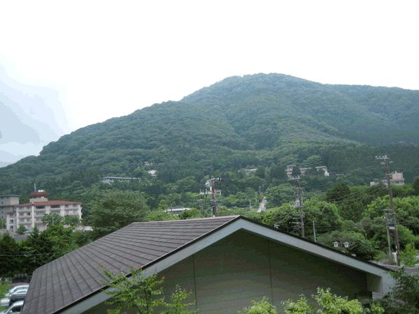 View photos from the dwelling unit. And views of the mountains of Hakone