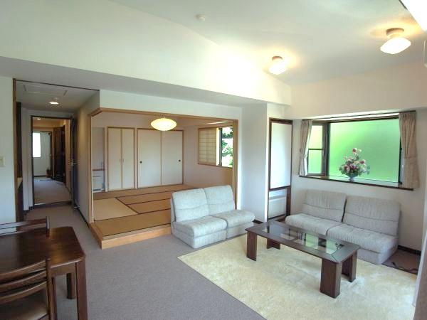 Living. We have gotten a look at the room from east. It is refreshing fresh room