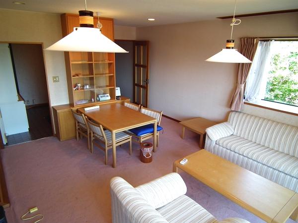 Living. It is a wide margin even at a dining set and sofa. It contains the bright light from the wide windows of the east.