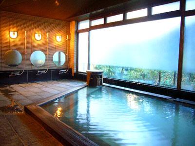 Bathroom. Hot Springs is a large bath. Heating for temperature control ・ Although it will hydrolytic, It sinks cloudy seat.