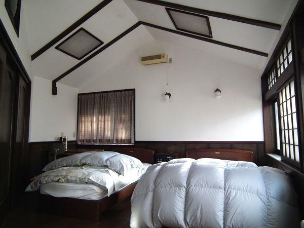 Non-living room. Second floor of the main bedroom, Modern decor and gradient ceiling sum has complemented the atmosphere.