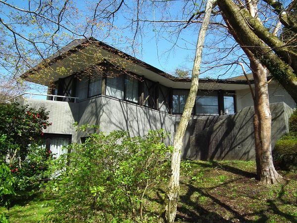 Local appearance photo. building, Garden, It is both sunny.