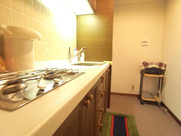 Kitchen. Closed type of kitchen, It becomes a white top board