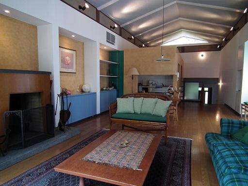 Living. Living with a full-fledged fireplace ・ dining ・ Also it is equipped with floor heating in the kitchen