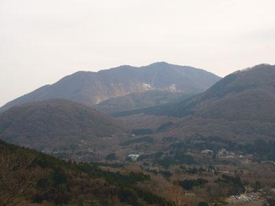 View photos from the dwelling unit. In front Owakudani. It looks Yukemuri Rigayoku. It is the scenery that symbolizes the Hakone
