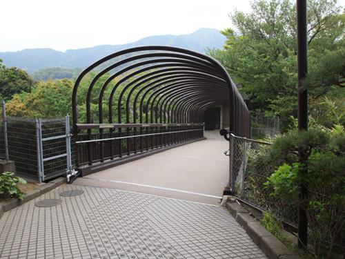 Other common areas. Approach to the public bath